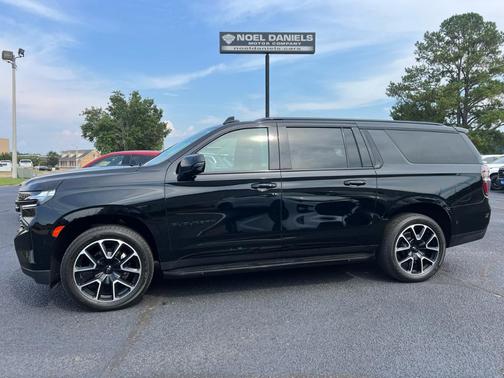 2023 Chevrolet Suburban RST