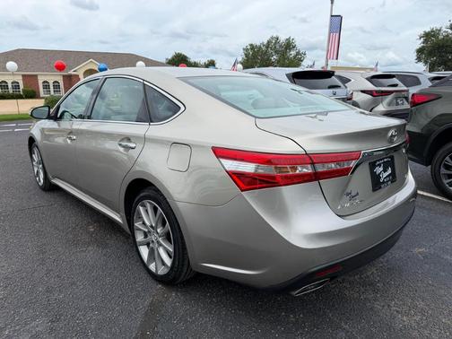 Gold 2014 Toyota Avalon XLE