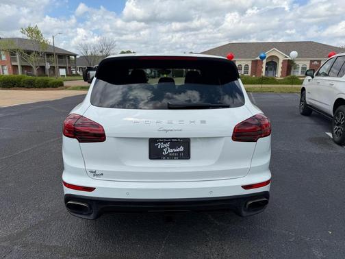 2016 Porsche Cayenne Base