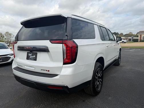 2023 GMC Yukon XL AT4