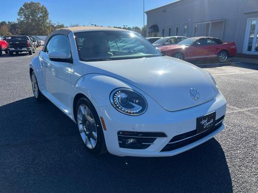 2018 Volkswagen Beetle 2.0T SE