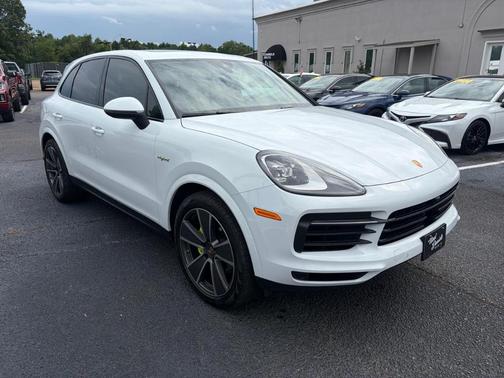 White 2023 Porsche Cayenne E-HYBRID