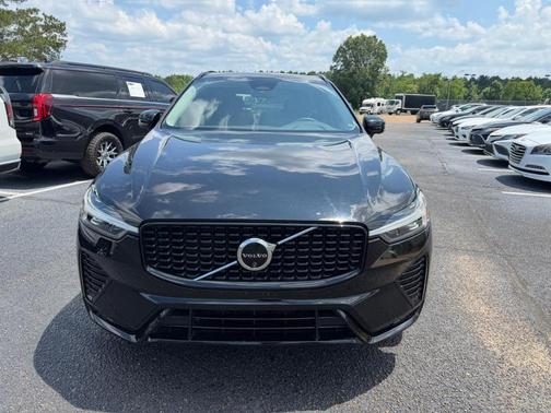 Black 2024 Volvo XC60 B5 Plus Dark Theme