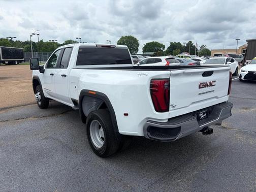 White 2024 GMC Sierra 3500 Pro