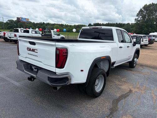 White 2024 GMC Sierra 3500 Pro