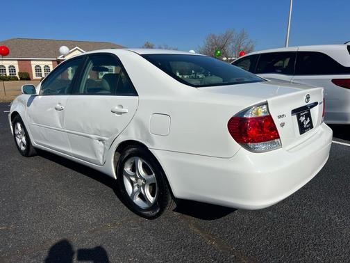 2006 Toyota Camry Standard