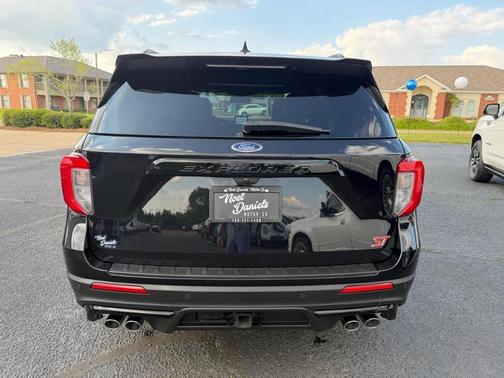 Black 2023 Ford Explorer ST