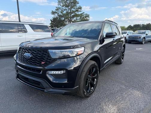 Black 2023 Ford Explorer ST