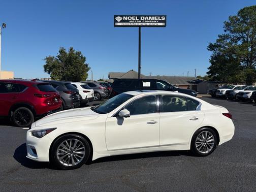 2022 INFINITI Q50 LUXE