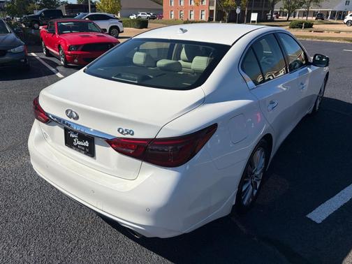 2022 INFINITI Q50 LUXE