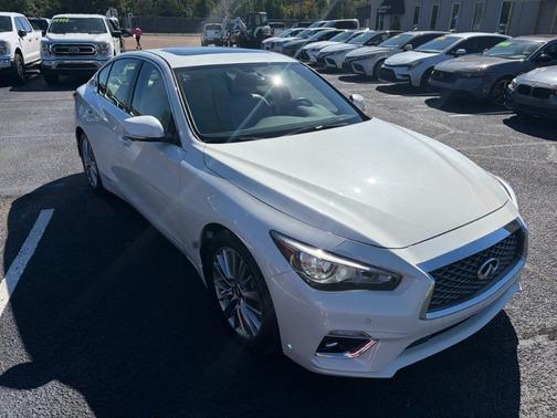 2022 INFINITI Q50 LUXE