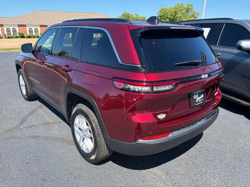 2024 Jeep Grand Cherokee Laredo