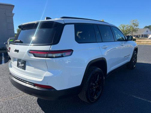 2024 Jeep Grand Cherokee L Laredo