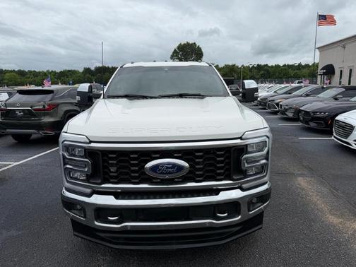 White 2024 Ford F-350 Lariat Super Duty