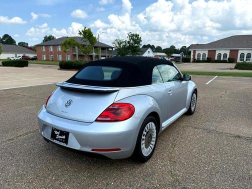 2016 Volkswagen Beetle 1.8T S