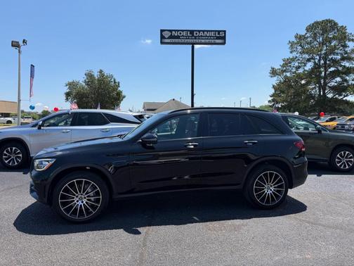Black 2022 Mercedes-Benz GLC 300 Base