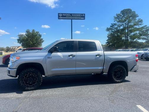 2017 Toyota Tundra SR5