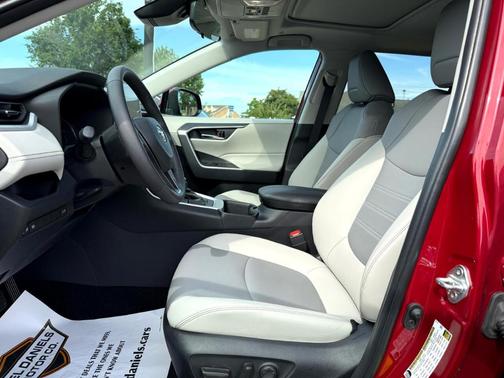 2024 Toyota RAV4 XLE Premium