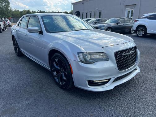 2023 Chrysler 300 Touring L