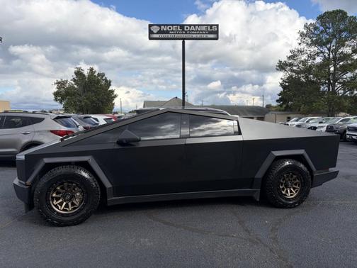 2024 Tesla Cybertruck Base
