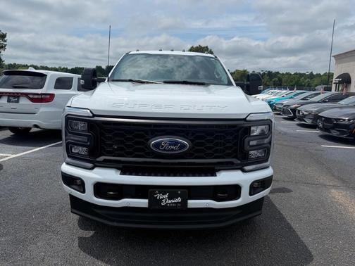White 2024 Ford F-250 Lariat