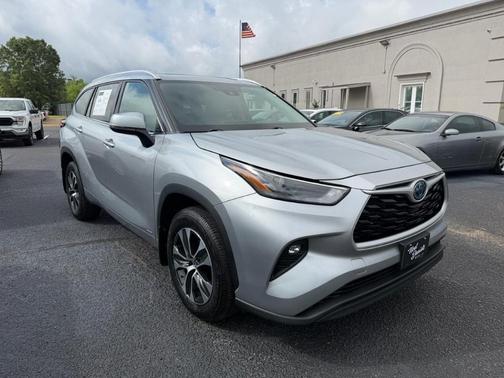 2023 Toyota Highlander Hybrid XLE