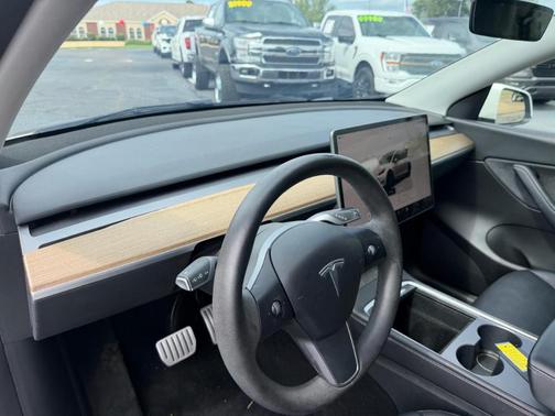 White 2022 Tesla Model Y Performance