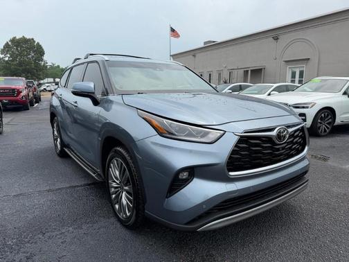 Gray 2021 Toyota Highlander Platinum