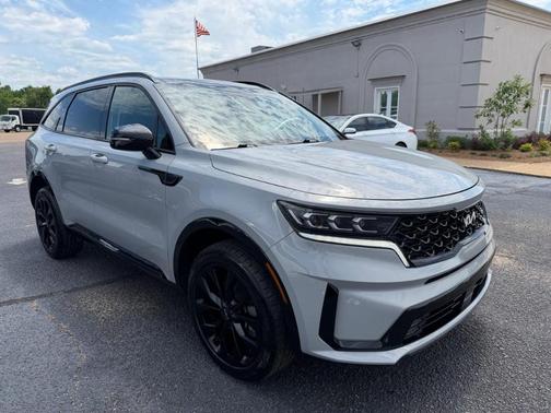 Gray 2022 Kia Sorento SX