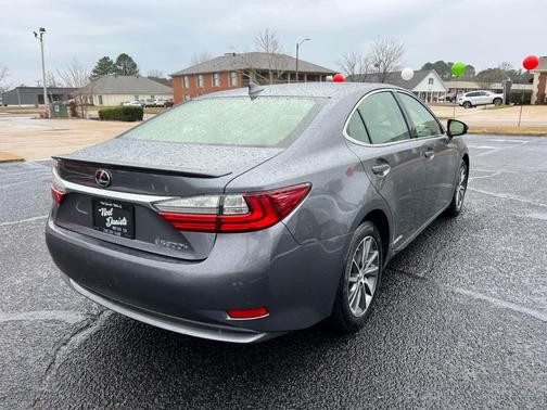 2016 Lexus ES 300h Base