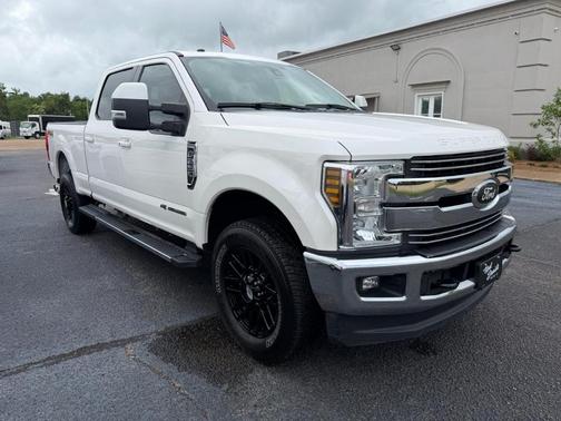 White 2018 Ford F-250 Lariat