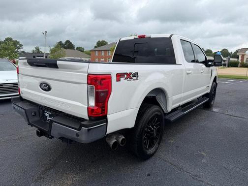 White 2018 Ford F-250 Lariat