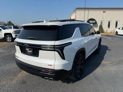 2025 Chevrolet Traverse RS