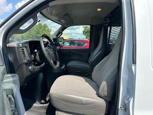 2022 GMC Savana 2500 Work Van