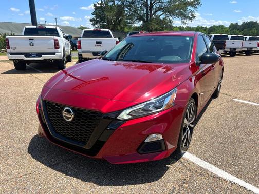 2022 Nissan Altima 2.5 SR