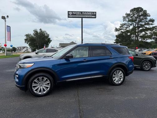 Blue 2021 Ford Explorer Limited