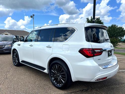 2024 INFINITI QX80 SENSORY