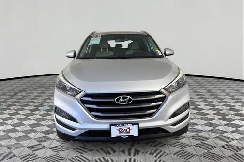 Molten Silver 2016 Hyundai TUCSON SE
