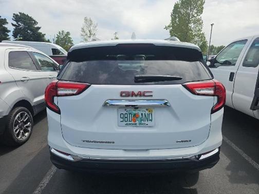 Summit White 2022 GMC Terrain SLT