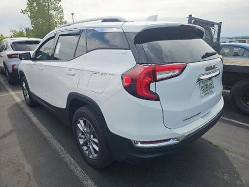 Summit White 2022 GMC Terrain SLT