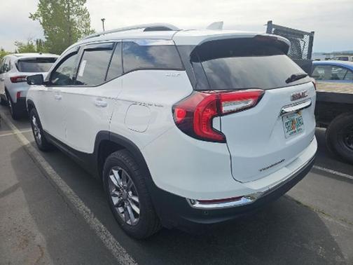Summit White 2022 GMC Terrain SLT