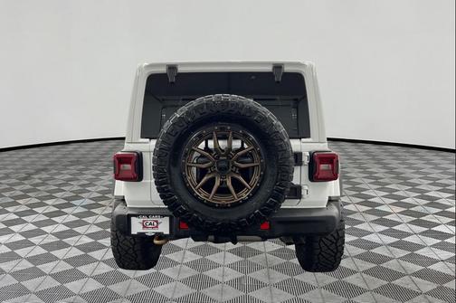 Bright White Clearcoat 2024 Jeep Wrangler Rubicon 392