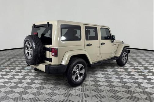 Gobi Clearcoat 2017 Jeep Wrangler Unlimited Sahara