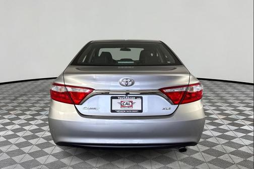 Celestial Silver Metallic 2017 Toyota Camry XLE