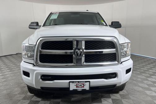 2017 RAM 3500 SLT Crew Cab 4x4 8' Box