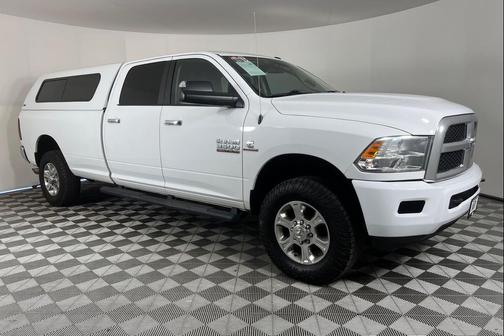 2017 RAM 3500 SLT Crew Cab 4x4 8' Box
