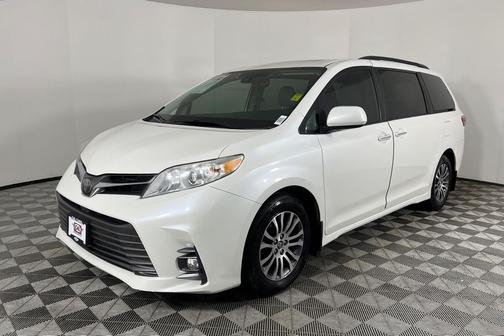 2019 Toyota Sienna XLE Premium