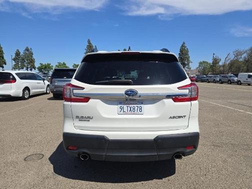 Crystal White Pearl 2025 Subaru Ascent Premium 7-Passenger