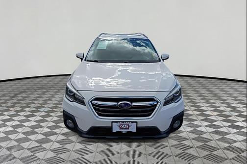 Crystal White Pearl 2019 Subaru Outback 3.6R Touring