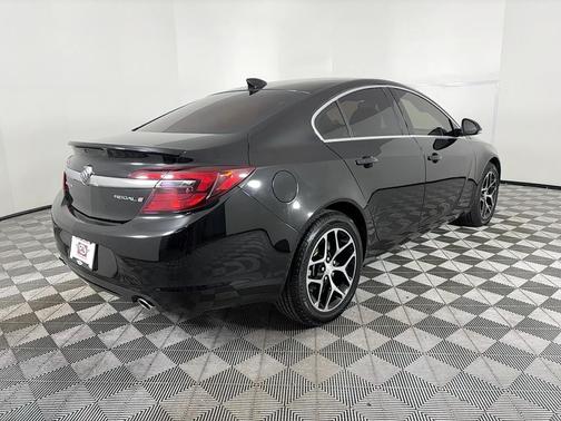 2017 Buick Regal Turbo Sport Touring